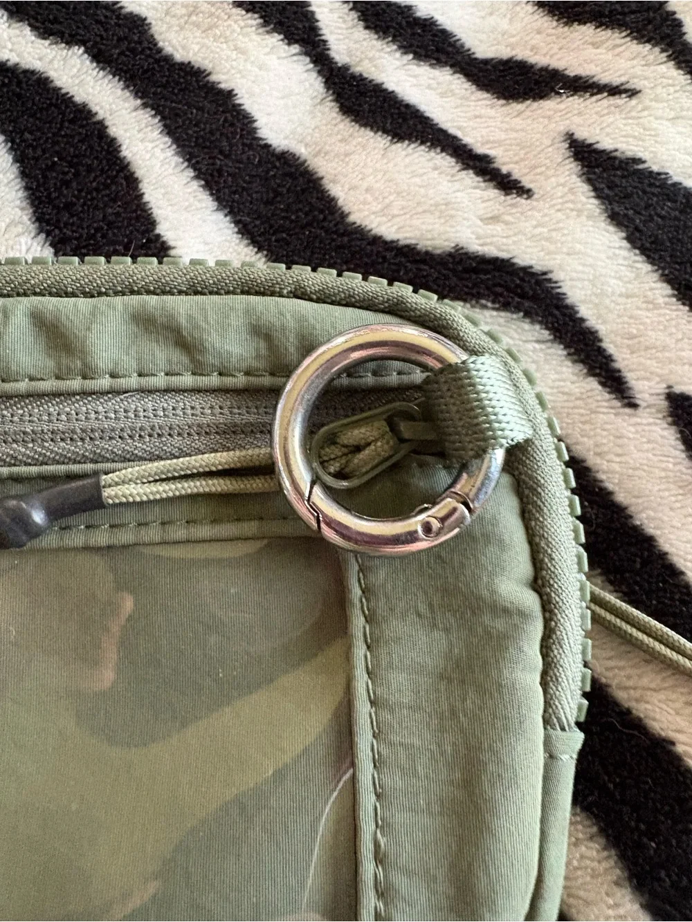 N/A wristlet daily versatile